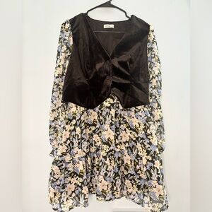 In Loom Women’s Dress Size Medium Floral Velvet Vest Cottagecore